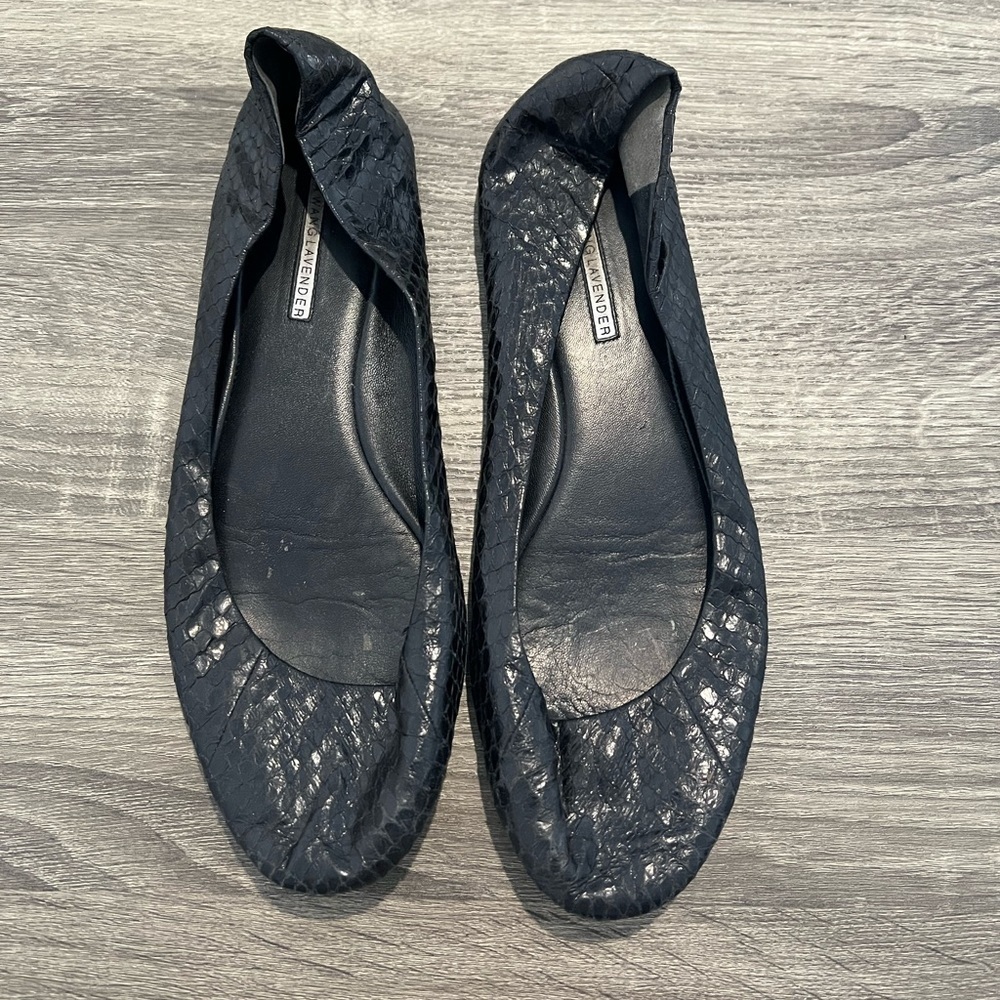 Vera Wang Lavender flats